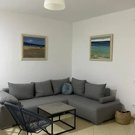 Beach Apartment Qerret Appartamento *